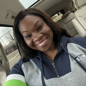 Meet your Posher, Evangela